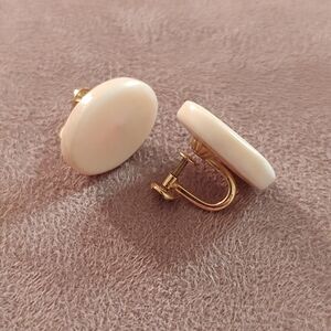 Vintage Handcrafted 12kt Gold Filled & White Coral Slice Screw Back Earrings